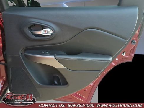 Used 2020 Jeep Cherokee Limited AWD/4WD image 16