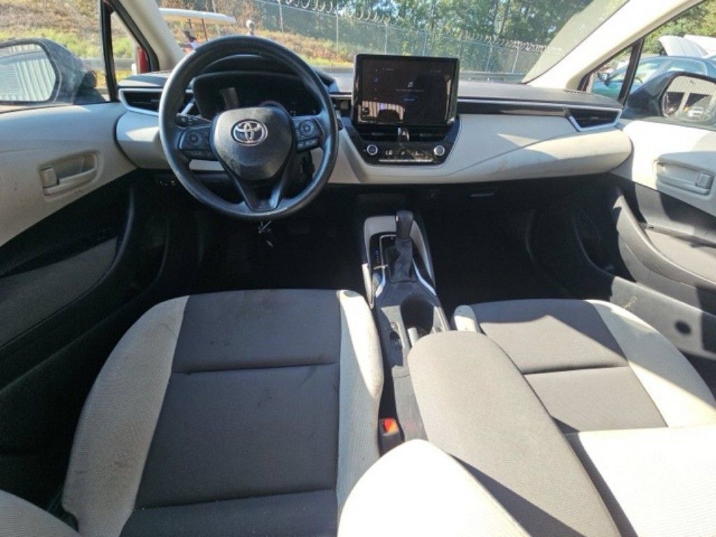 Used 2026 Toyota Corolla LE FWD image 11