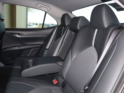 Used 2024 Toyota Camry SE image 37