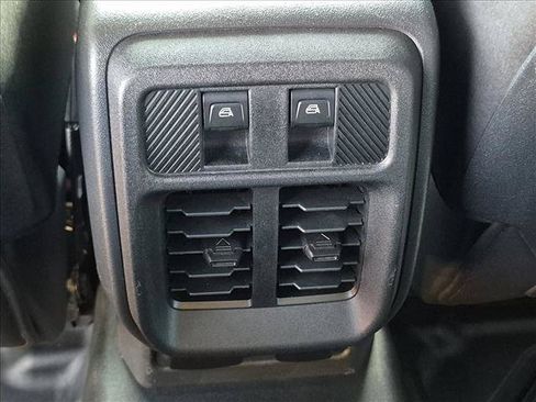 Used 2025 Ford Bronco Badlands AWD/4WD image 17