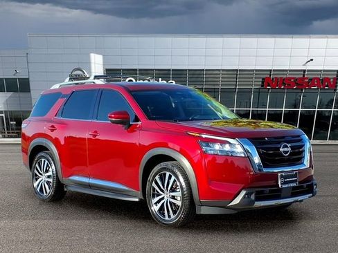 Certified 2023 Nissan Pathfinder Platinum w/ Lighting Package (N93) AWD/4WD image 1