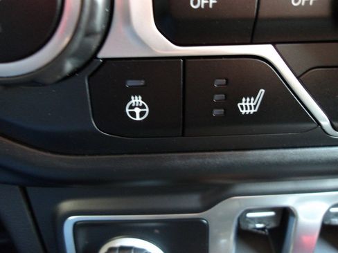 Used 2020 Jeep Wrangler Sport AWD/4WD image 21