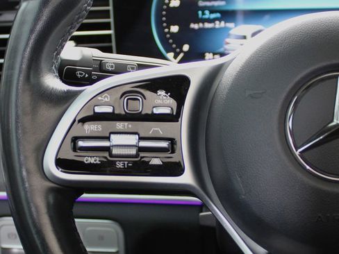 Used 2021 Mercedes-Benz GLS 580 4MATIC image 24