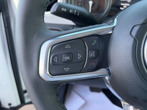 Used 2025 Jeep Wrangler Unlimited Sahara AWD/4WD image 19