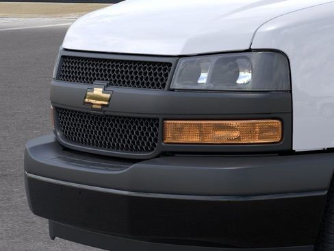 New 2025 Chevrolet Express 3500 w/ Driver Convenience Package image 13