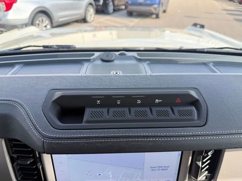 New 2025 Ford Bronco Outer Banks w/ Sasquatch Package image 28