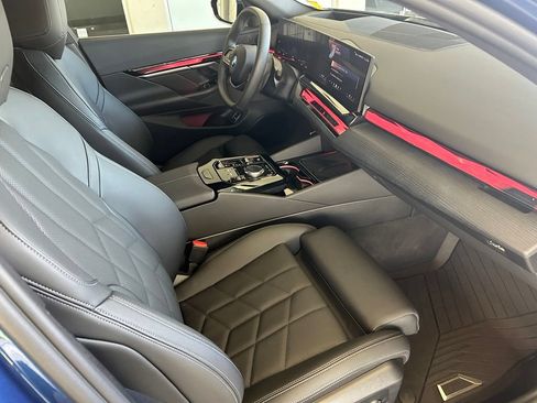 Used 2026 BMW i5 eDrive40 w/ Premium Package RWD image 26