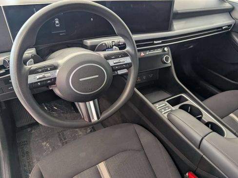 Used 2025 Hyundai Sonata SEL FWD image 13