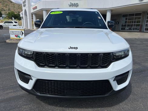 Certified 2023 Jeep Grand Cherokee Altitude image 2