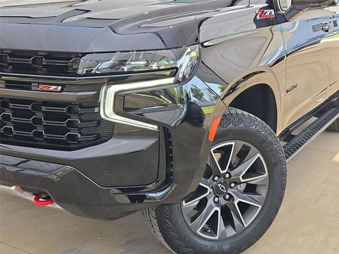 Used 2024 Chevrolet Tahoe Z71 w/ Luxury Package AWD/4WD image 7