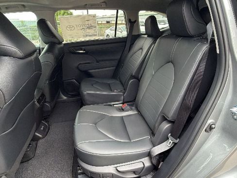 New 2026 Toyota Highlander XLE AWD/4WD image 33