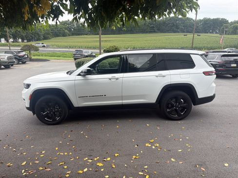 Certified 2025 Jeep Grand Cherokee L Altitude AWD/4WD image 7