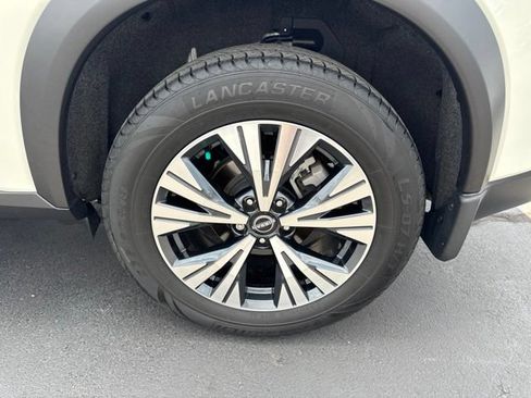 Used 2023 Nissan Rogue SV FWD image 24