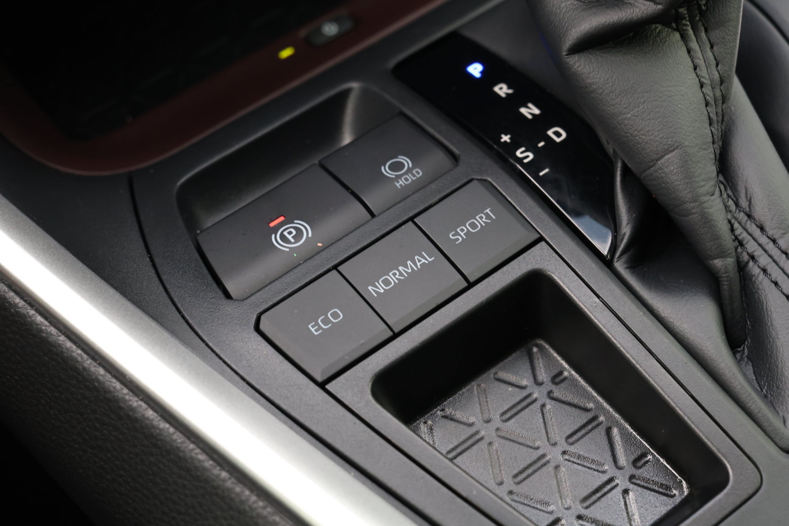 Used 2025 Toyota RAV4 Limited w/ Advanced Technology Package FWD image 26