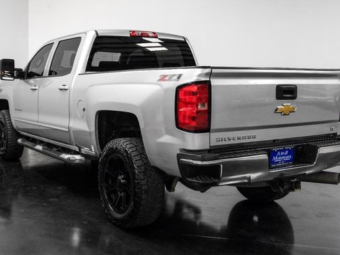 Used 2017 Chevrolet Silverado 2500 LT w/ LT Convenience Package image 11
