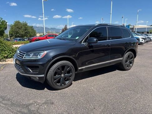 Used 2017 Volkswagen Touareg Wolfsburg Edition AWD/4WD image 3
