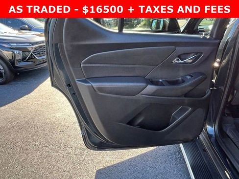 Used 2020 Chevrolet Traverse LT image 13