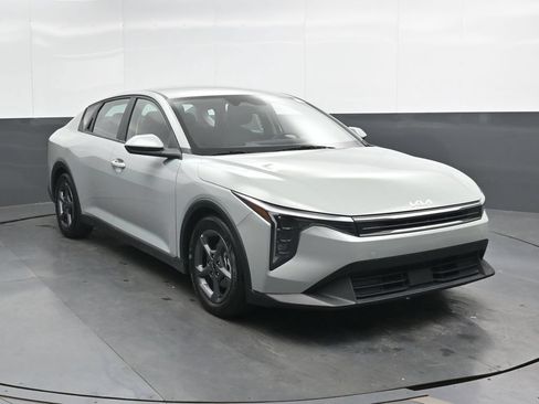 Used 2025 Kia K4 FWD image 4