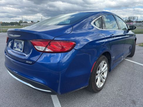Used 2015 Chrysler 200 Limited FWD image 3