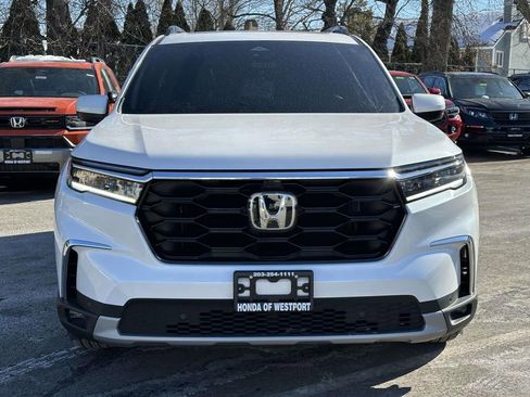 Certified 2025 Honda Pilot Elite image 8