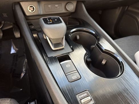 Used 2023 Nissan Rogue SV image 53