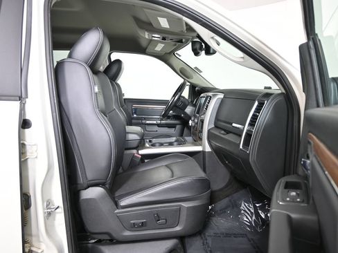 Used 2017 RAM 1500 Laramie AWD/4WD image 14