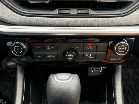 Used 2024 Jeep Compass Sport AWD/4WD image 25