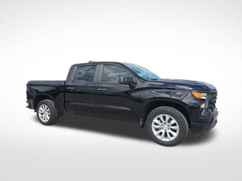 Used 2022 Chevrolet Silverado 1500 Custom image 1