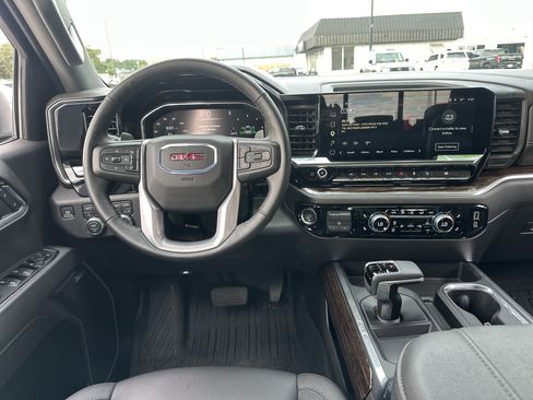 Used 2025 GMC Sierra 1500 Elevation w/ Elevation Premium Package AWD/4WD image 15