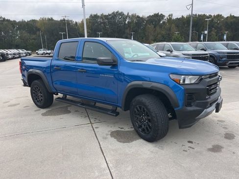 Used 2024 Chevrolet Colorado Trail Boss image 9