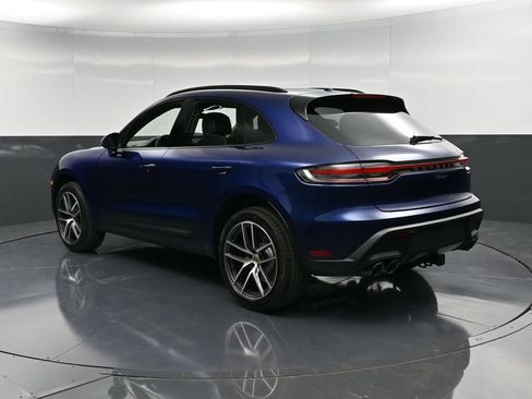 Certified 2026 Porsche Macan AWD/4WD image 3