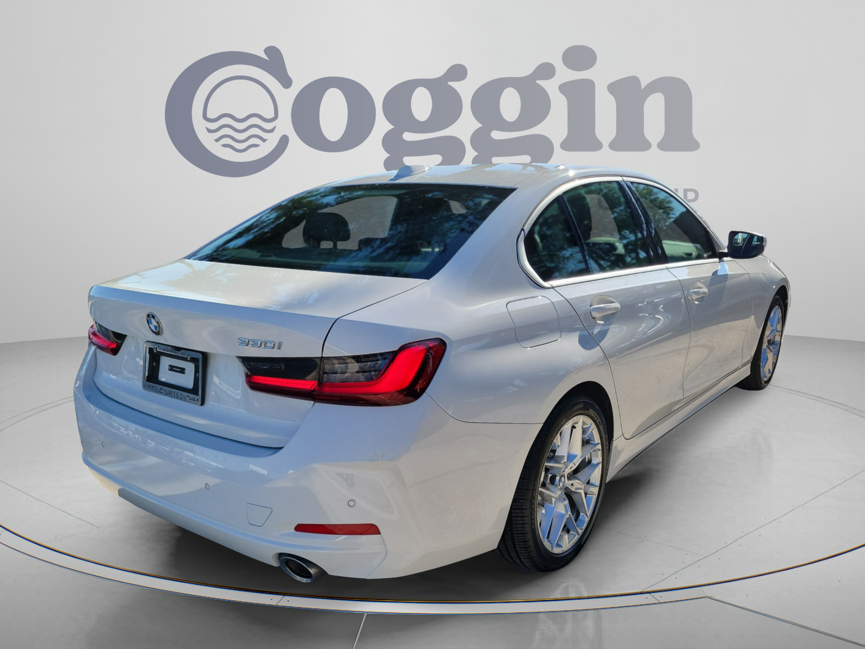 Used 2025 BMW 330i Sedan RWD image 3