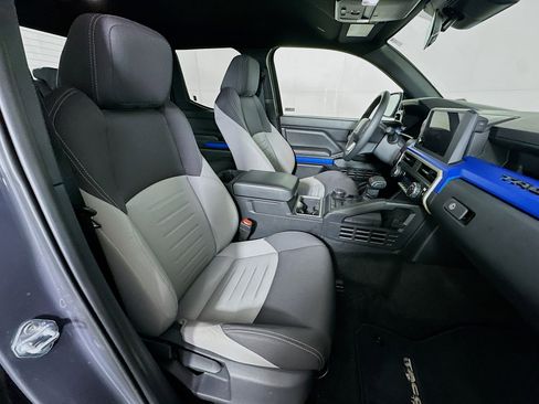 Used 2025 Toyota Tacoma TRD Off-Road image 29