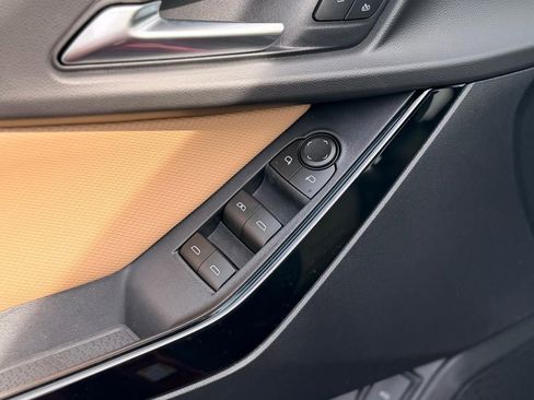 New 2026 Chevrolet Equinox ACTIV w/ Convenience Package III FWD image 12