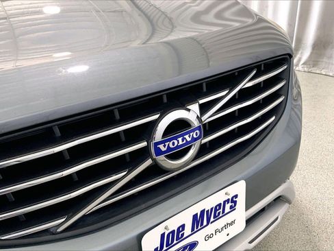 Used 2017 Volvo XC60 T6 Dynamic w/ Preferred Option Package AWD/4WD image 7