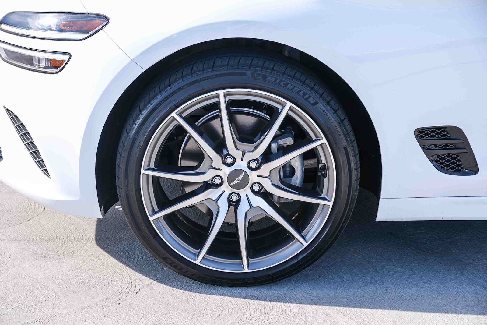Used 2023 Genesis G70 2.0T AWD/4WD image 10