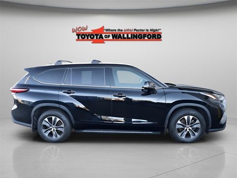 Certified 2022 Toyota Highlander XLE image 7