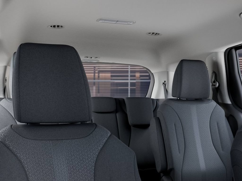 New 2027 Kia Carnival LX FWD image 27