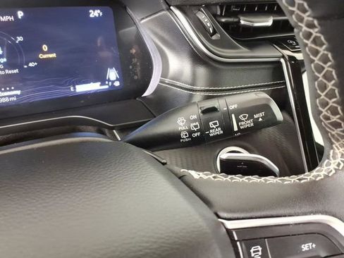 Used 2023 Jeep Grand Cherokee Laredo w/ Luxury Tech Group I image 25