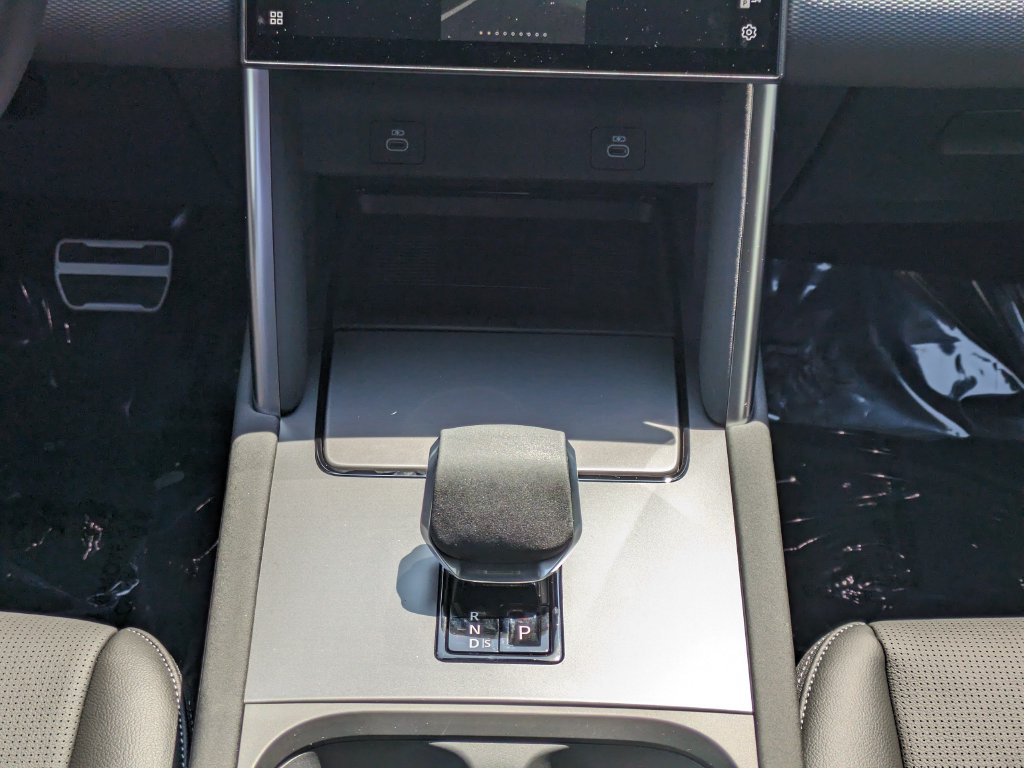 New 2026 Land Rover Discovery Sport Landmark AWD/4WD image 18