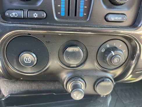 Used 2004 GMC Envoy SLE w/ Preferred Equipment Group image 17