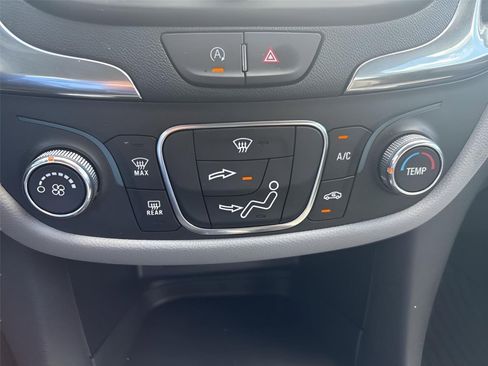Used 2024 Chevrolet Equinox LS FWD image 19