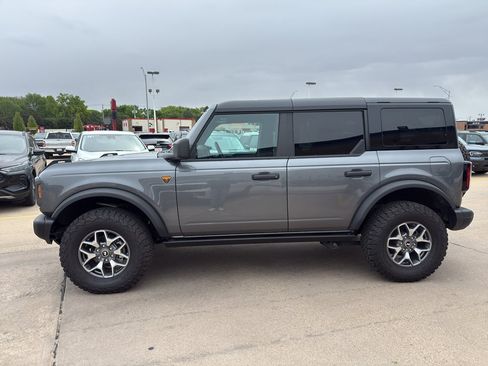 Used 2025 Ford Bronco Badlands AWD/4WD image 4