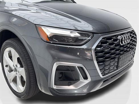 Used 2023 Audi Q5 2.0T Premium Plus w/ Premium Plus Package image 3