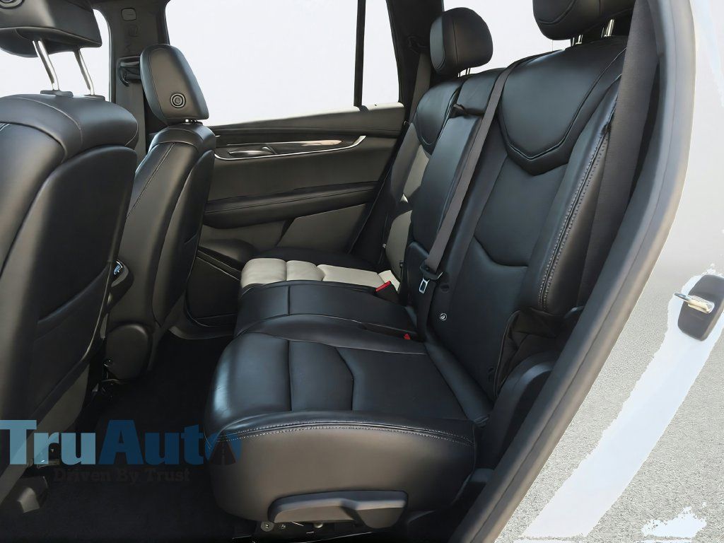 Used 2020 Cadillac XT6 Premium Luxury FWD image 38