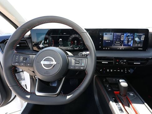 New 2026 Nissan Kicks SR w/ Cold Weather Package AWD/4WD image 11