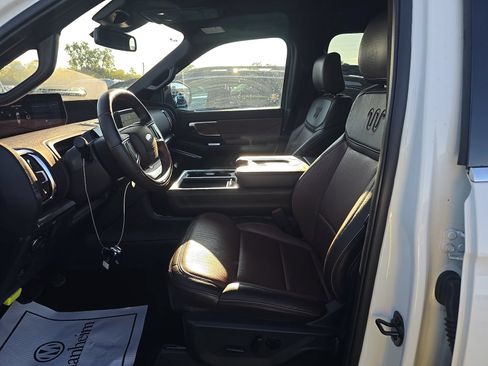Used 2025 Ford Expedition King Ranch AWD/4WD image 7