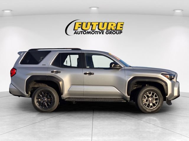 Certified 2025 Toyota 4Runner SR5 AWD/4WD image 4