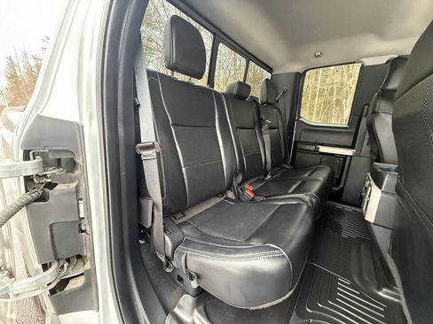 Used 2019 Ford F250 Lariat w/ Chrome Package image 34