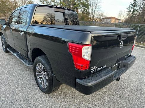 Used 2017 Nissan Titan SL image 45